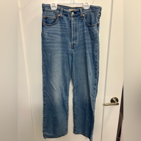 Levi's Denim - Like New Levi Ribcage High Rise Straight Jeans